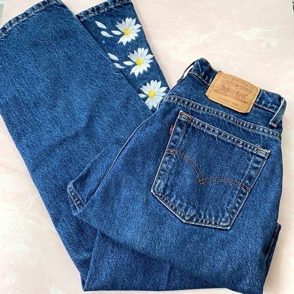 VTG Levi’s Personal Pair Denim High Rise Embroidered Daisy Mom Jeans - Picture 12 of 12